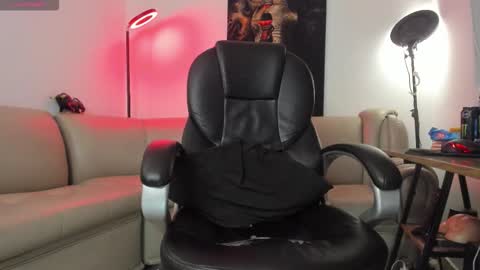 Nicolas Fellener online show from December 21, 2025, 4:19 am