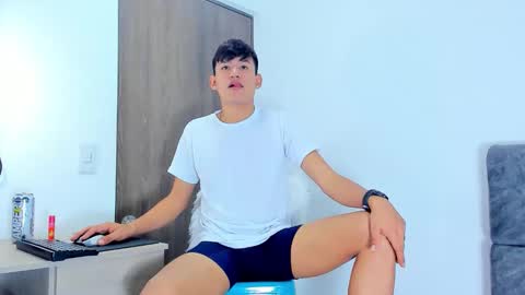 nicolastorres__ online show from November 14, 2025, 3:05 am
