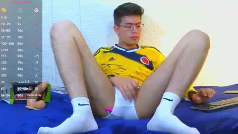 Snapshot of nicolatinboy chatting on June 13, 2026, 2:15 pm NicoLatinBoy online show from June 13, 2026, 2:15 pm
