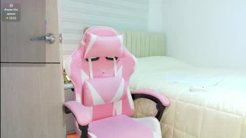 Snapshot of nicolblossom_ chatting on October 6, 2025, 4:04 pm Nicol online show from October 6, 2025, 4:04 pm