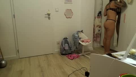 Secret Amateur HuGirl online show from April 19, 2026, 8:44 pm