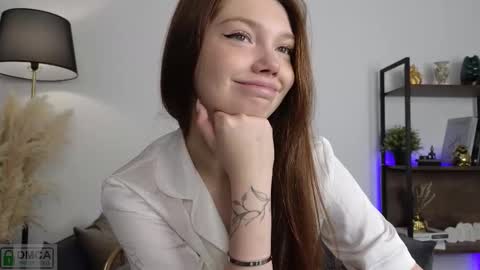 Snapshot of nicole_broown chatting on September 18, 2025, 1:24 pm Nicole online show from September 18, 2025, 1:24 pm