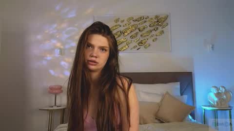 Snapshot of nicole_broown chatting on October 8, 2025, 10:18 pm Nicole online show from October 8, 2025, 10:18 pm