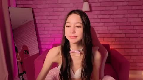 Nicole online show from May 15, 2026, 11:01 pm