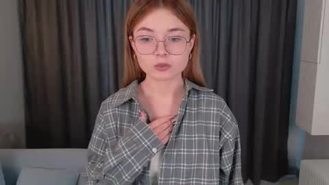 Nicole online show from October 12, 2025, 6:12 am