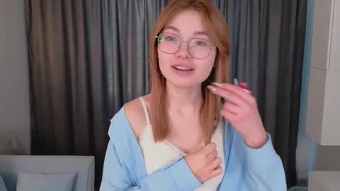 Nicole online show from October 15, 2025, 6:13 am