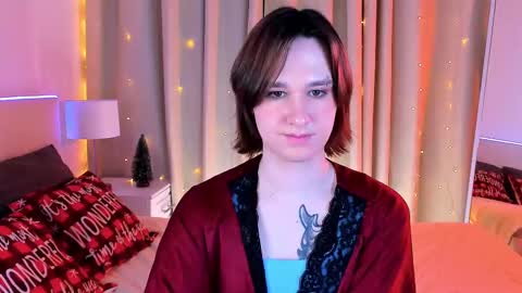 Nicole online show from December 18, 2024, 3:15 am