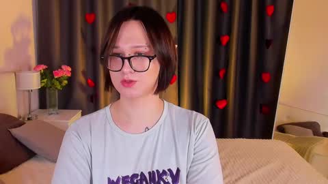Nicole online show from February 11, 2025, 4:35 pm