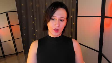 Nicole online show from February 18, 2025, 2:06 pm