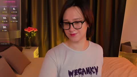 Nicole online show from February 25, 2025, 1:28 pm