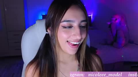 Snapshot of nicole_edwards chatting on October 25, 2025, 5:19 pm Nicole online show from October 25, 2025, 5:19 pm