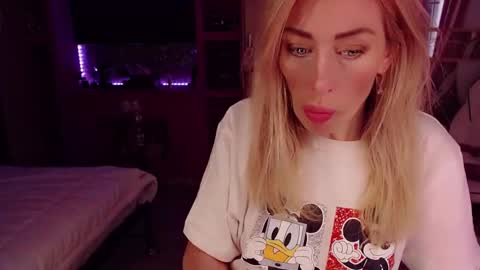 Nicole online show from October 28, 2025, 10:19 am