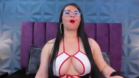 Nicole online show from December 18, 2025, 3:34 am