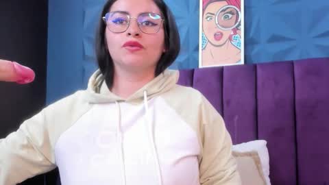 Nicole online show from May 15, 2026, 11:01 pm
