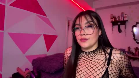 Nicole online show from January 19, 2026, 5:22 am