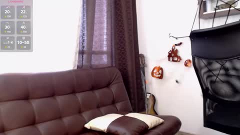 nicoledance69 online show from October 17, 2025, 7:05 pm