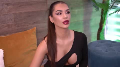 Nicole online show from September 25, 2025, 7:34 am