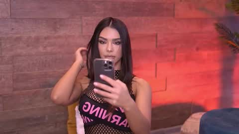 Nicole online show from October 31, 2025, 7:42 am