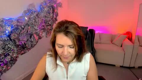 Snapshot of nicolehits chatting on September 22, 2025, 5:09 am nicolehits online show from September 22, 2025, 5:09 am