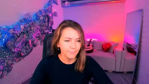 Snapshot of nicolehits chatting on October 13, 2025, 9:20 am nicolehits online show from October 13, 2025, 9:20 am