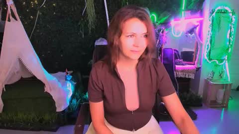 Snapshot of nicolehits chatting on November 28, 2025, 5:32 am nicolehits online show from November 28, 2025, 5:32 am