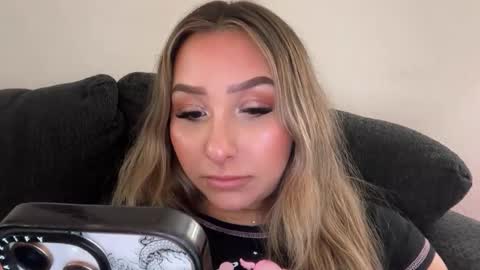 nicolelovesyou444 online show from October 28, 2025, 1:53 am