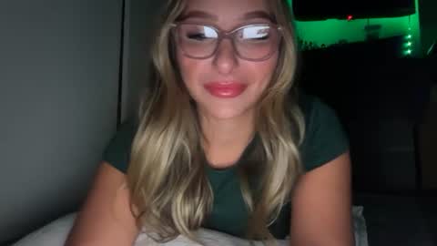 nicolelovesyou444 online show from August 7, 2026, 2:52 pm