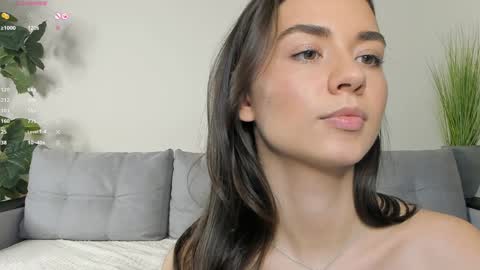 Dua Lipa online show from December 19, 2024, 7:18 pm