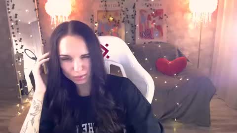Snapshot of nicolemerz chatting on June 10, 2026, 3:55 pm Nicole online show from June 10, 2026, 3:55 pm