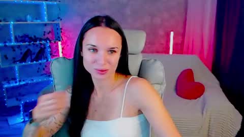 Nicole online show from August 5, 2026, 4:21 pm