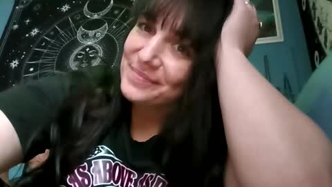 nicolescontent2025 online show from May 22, 2026, 8:58 pm