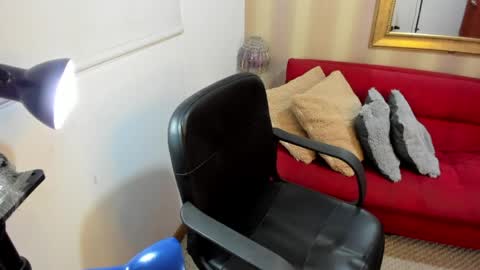 Nicolettcolin  online show from May 14, 2026, 8:04 pm
