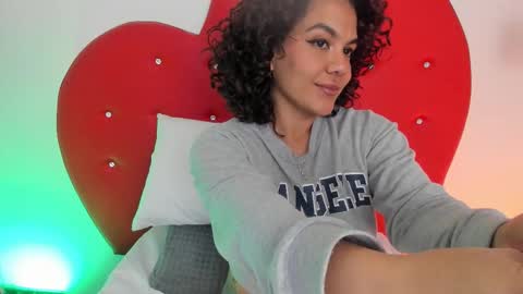 nicolette online show from November 27, 2025, 10:28 am