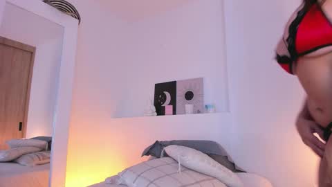 Nicole online show from March 25, 2026, 11:16 am