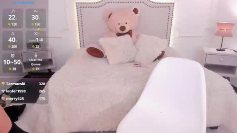 Snapshot of nicolle_foxy chatting on December 30, 2024, 10:01 pm Nicolle online show from December 30, 2024, 10:01 pm