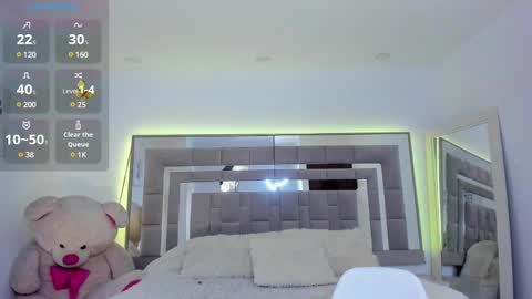 Snapshot of nicolle_foxy chatting on January 9, 2025, 5:43 pm Nicolle online show from January 9, 2025, 5:43 pm