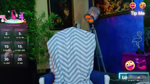 Nicolle online show from November 5, 2025, 10:04 am