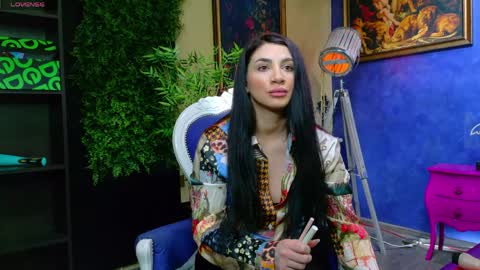 Nicolle online show from April 11, 2026, 8:51 am