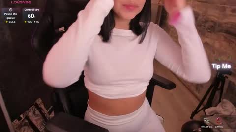 NicolRoss online show from November 24, 2025, 5:56 pm