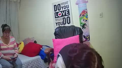 nicoltatiana_ online show from November 14, 2025, 1:04 am