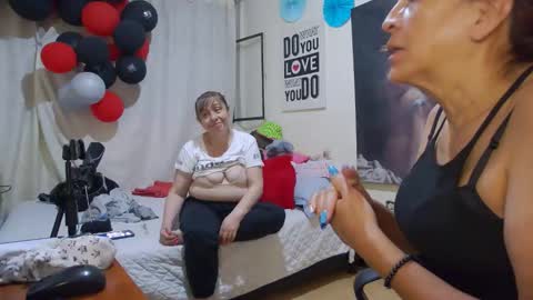 nicoltatiana_ online show from May 12, 2026, 12:08 am
