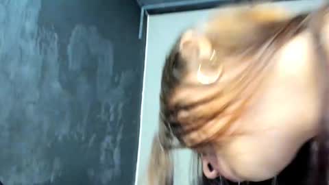 Nicol online show from December 1, 2025, 10:04 pm