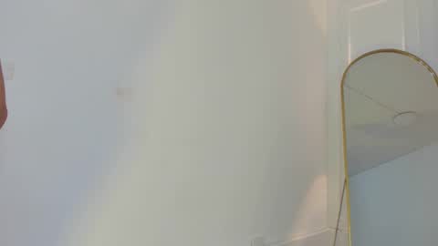 Nicol online show from February 14, 2026, 9:33 pm