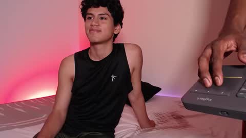 Nico y Mark online show from November 19, 2025, 6:57 am