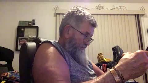 nightmoves1970 online show from October 19, 2025, 2:23 am