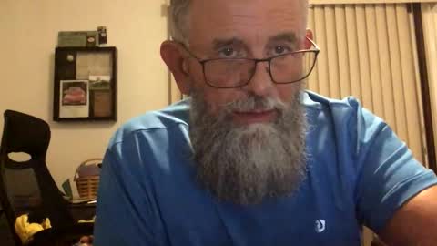 nightmoves1970 online show from October 21, 2025, 4:13 am