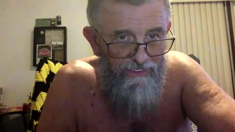 nightmoves1970 online show from November 14, 2025, 4:55 am