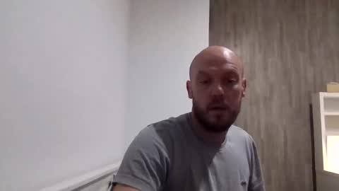 nighttime online show from October 5, 2025, 6:50 pm