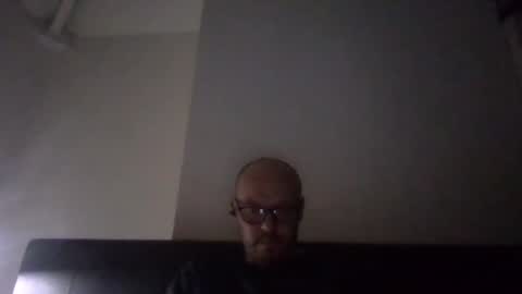 nighttime online show from November 10, 2025, 9:14 pm