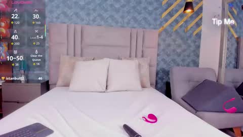 Snapshot of niiamoore_ chatting on October 16, 2025, 6:53 pm NiiaMoore online show from October 16, 2025, 6:53 pm